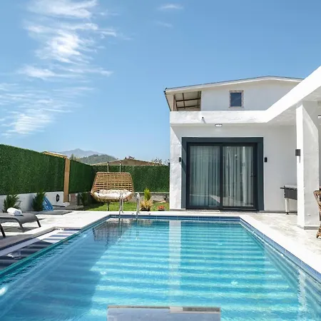 Lempira Villa *