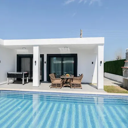 Lempira Villa *
