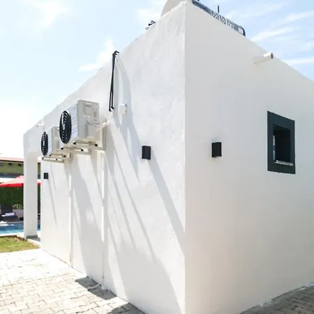 Lempira Villa
