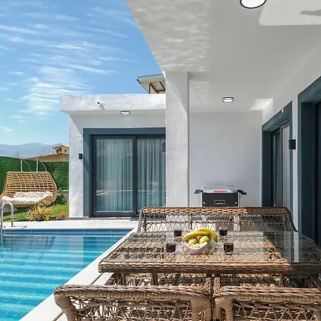 Lempira Villa *