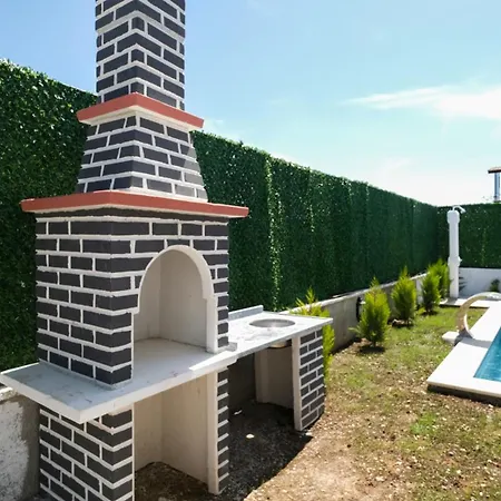 Lempira Villa *